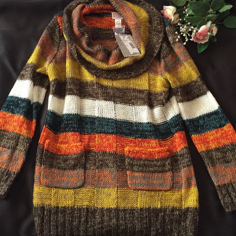 Cowline Neckline sweater